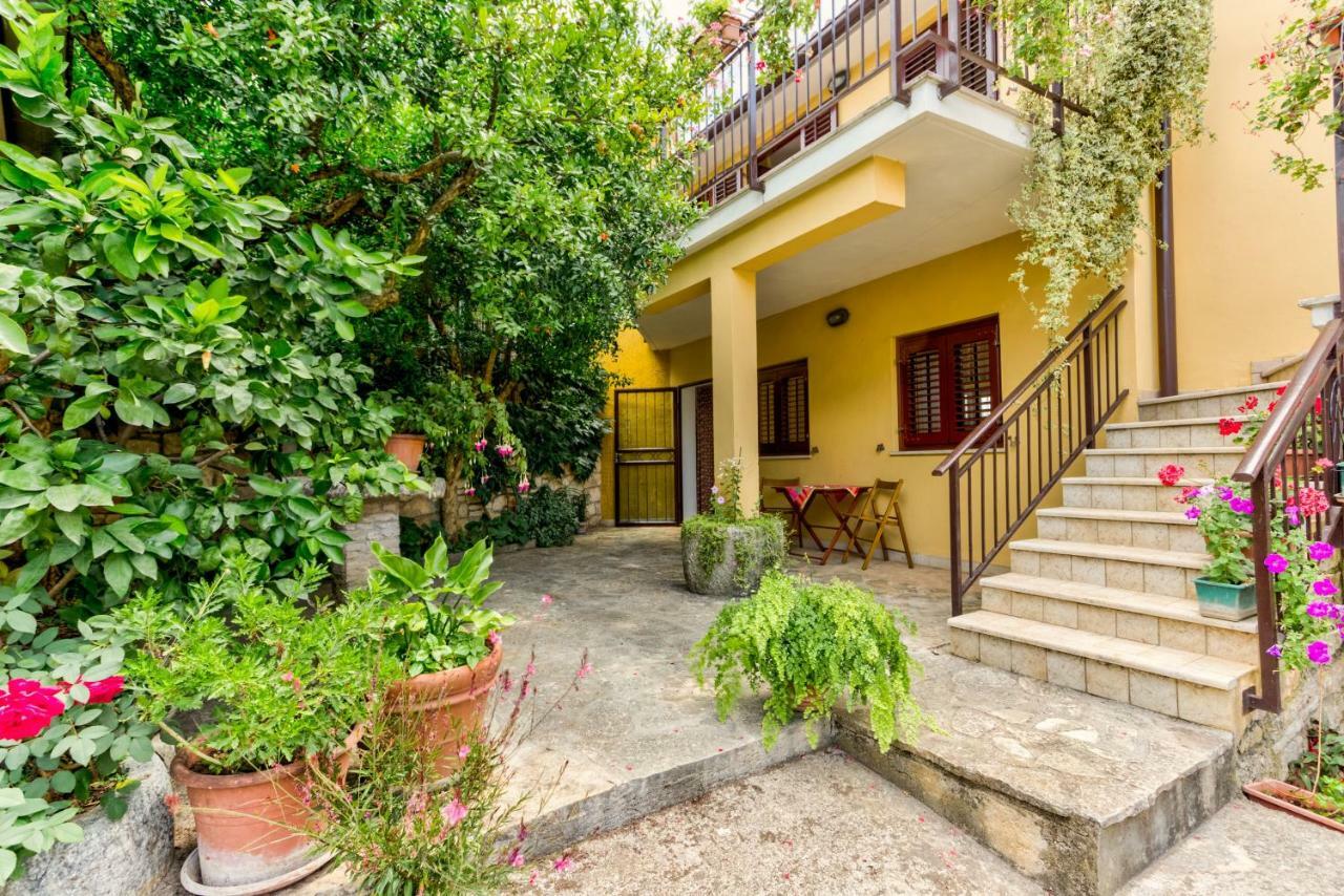Apartments Redenta Tar-Vabriga Zewnętrze zdjęcie
